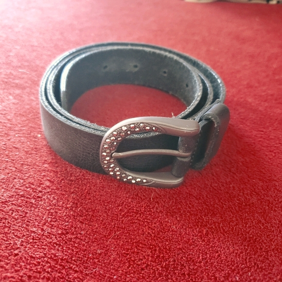⭐ 3/$20! Fossil Leather Belt - Picture 1 of 6